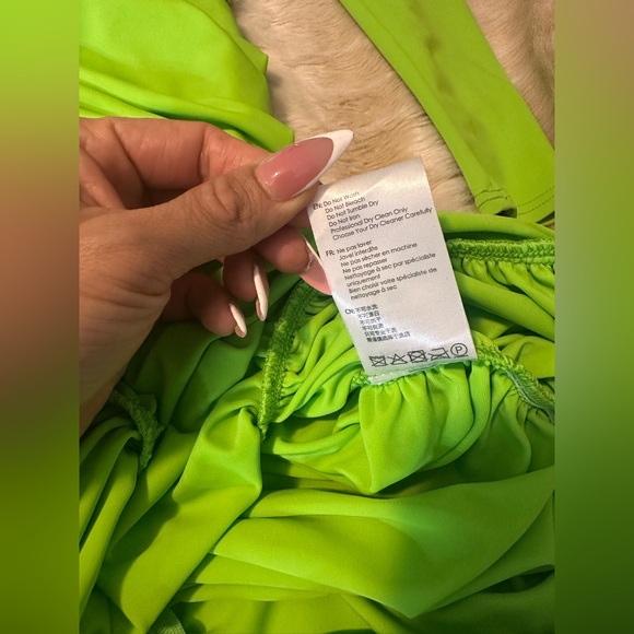 Alex Perry Neon Green Ruched Long Sleeve Dress - Picture 9 of 14